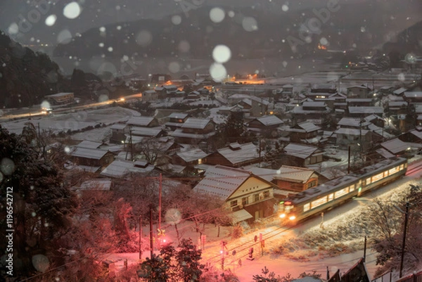 Fototapeta 小浜市・妙見宮から雪の夜に西勢の街並みを望む