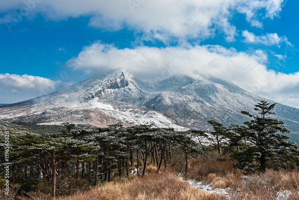 Fototapeta 雪の霧島ジオパーク_二湖パノラマ展望台