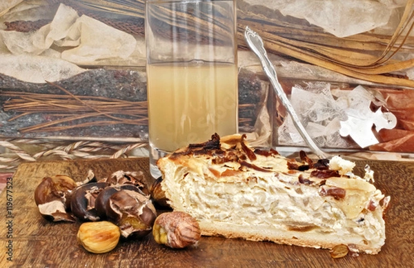 Fototapeta Neuer Wein, Zwiebelkuchen und Esskastanien