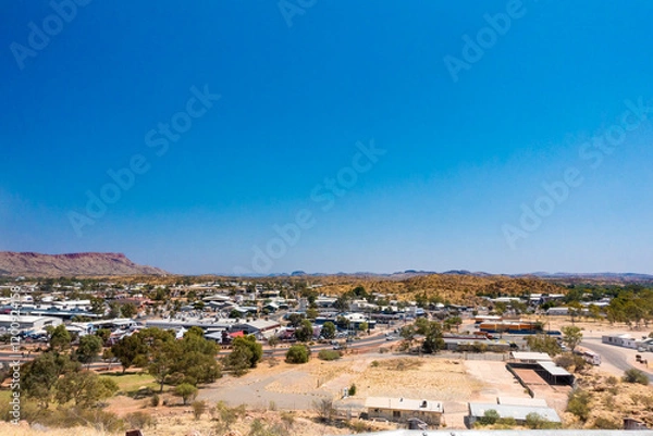 Obraz The dry and dusty remote town of Alice Springs in the Northern Territory of Australia viewed from Anzac Hill