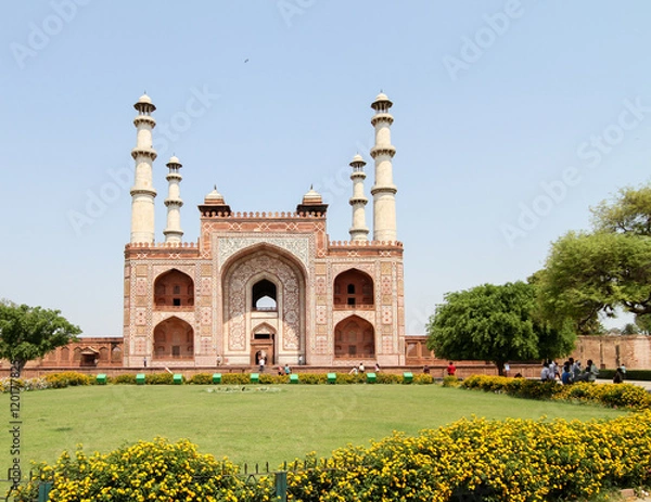 Obraz Akbar's Tomb's entrance in Sikandra, a suburb of Agra, Uttar Pradesh, India.of external Built to imitate the Buland Darwaza at Fatehpur Sikri, the city, Akbar founded 