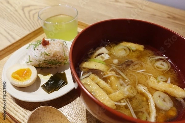 Fototapeta 味噌汁とおにぎり