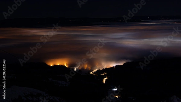 Fototapeta Nocturnal inversion over town
