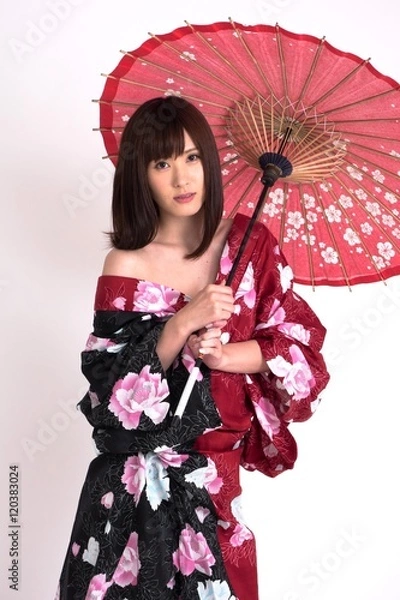 Obraz 女性モデルが、浴衣（和服）を着ています。