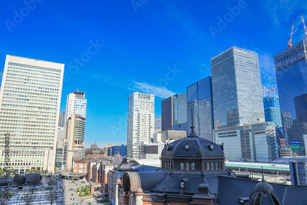 Obraz 東京駅　丸の内口周辺の都市風景