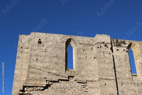Obraz Abbaye Saint-Félix-de-Montceau à Gigean (Hérault) : coin de l'abbatiale sous le ciel bleu