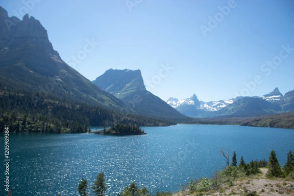 Obraz Scenic lake and mountains in Montana