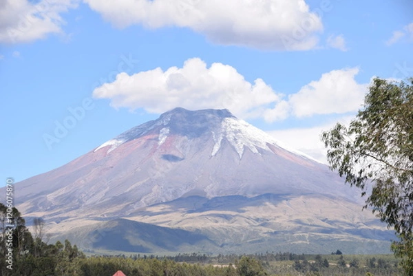 Obraz Cotopaxi, an active volcano and the second highest mountain peak in Ecuador
