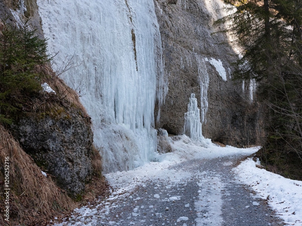 Obraz Eiszapfen im Winter am Bach