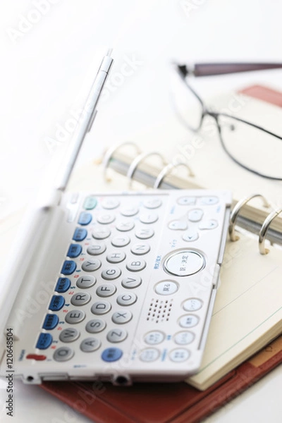 Fototapeta メガネと電子辞書 