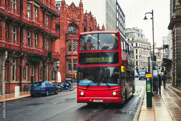 Fototapeta Autobus piętrowy w Birmingham w Wielkiej Brytanii