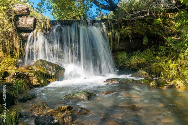 Obraz mały wodospad na potoku