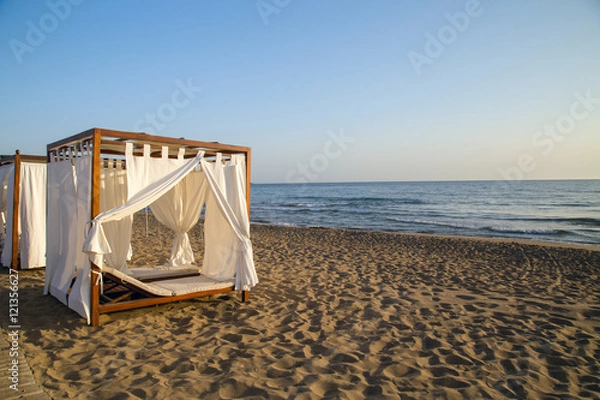 Obraz Romantic gazebo lounge at a tropical resort