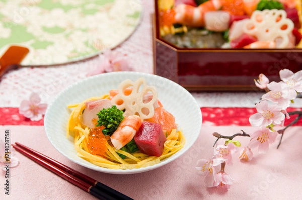 Fototapeta お重と小皿に盛ったちらし寿司
