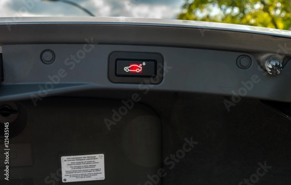 Fototapeta car trunk button
