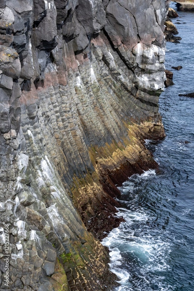 Obraz Volcanic cliffs at Gatklettur, Arnarstapi, Snæfellsnes Peninsula
