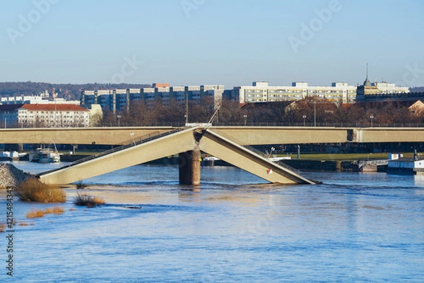 Fototapeta The collapsed "Carolabrücke" in Dresden. It is a road bridge over the river Elbe and collapsed in September 2024.
