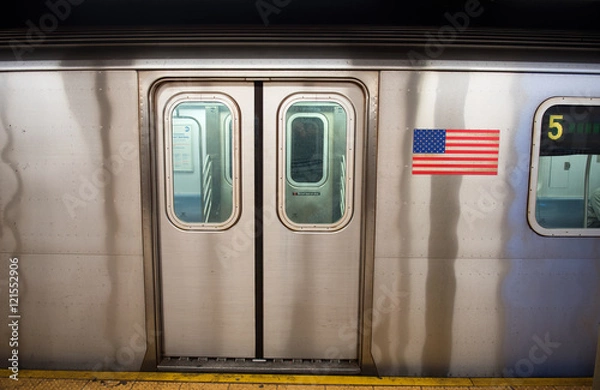 Fototapeta Subway train arrived at subway station, Manhattan, New York