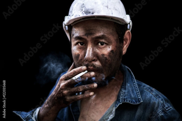 Obraz Close up worker man smoking
