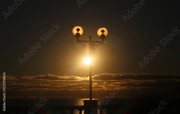 Obraz Photo of a beautiful unusual sunset