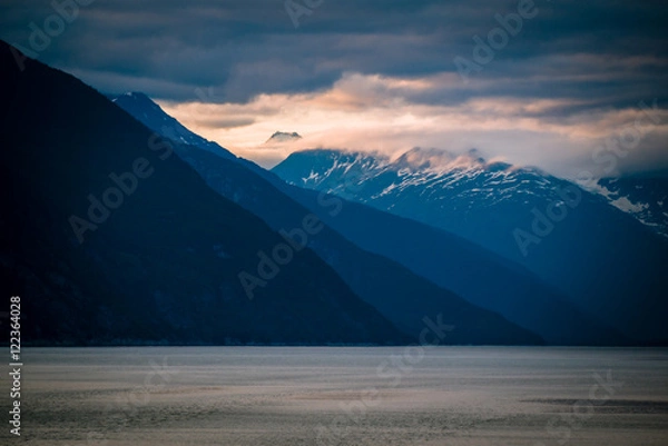 Fototapeta Mountains Along Alaska's Inside Passage
