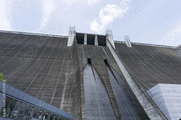 Fototapeta 宮ヶ瀬ダムの観光放流