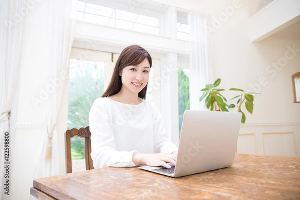 Fototapeta 女性　ライフスタイルイメージ