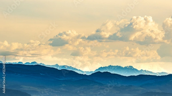 Fototapeta the picturesque line of the Tatra Mountains in the light of the setting sun