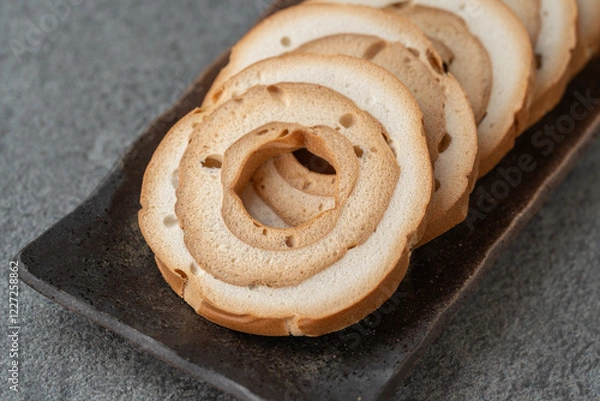 Fototapeta グレーの背景に車麩