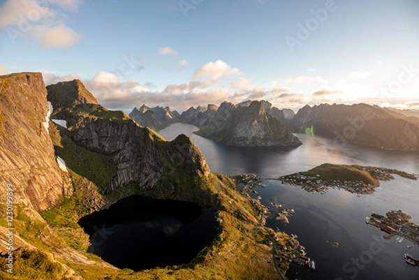 Fototapeta aussicht vom reinebringen an einem sonnigen tag
