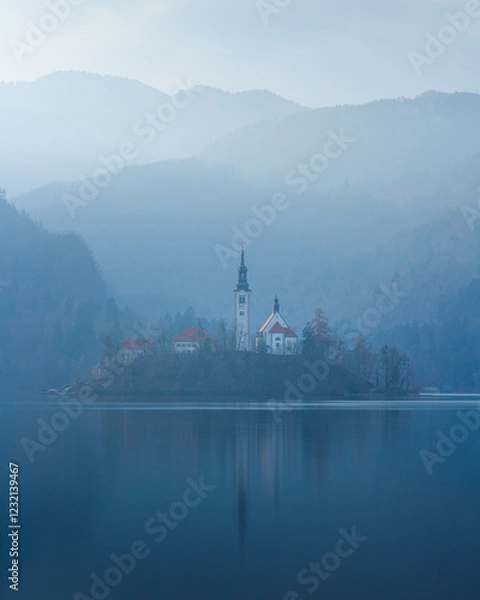 Obraz Island of Bled with church on it in the fog, Slovenia