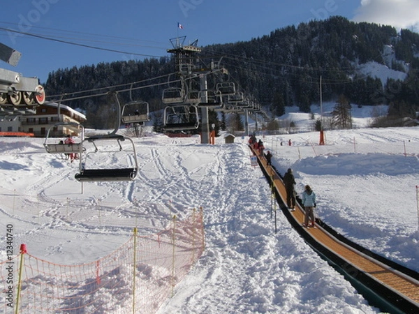 Fototapeta Télésiège et tapis roulant à Megève