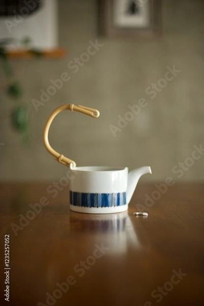 Obraz 取手の付け根部分が割れてしまった陶器の急須