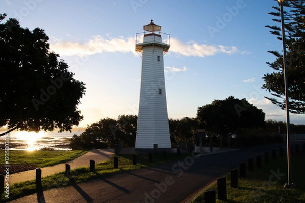 Obraz Cleveland Point Lighthouse: Guiding Light of the Bay