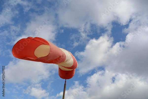 Fototapeta Windsack im Gegenwind