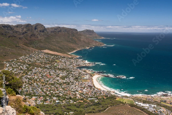 Fototapeta Table Mountain watching over the waves