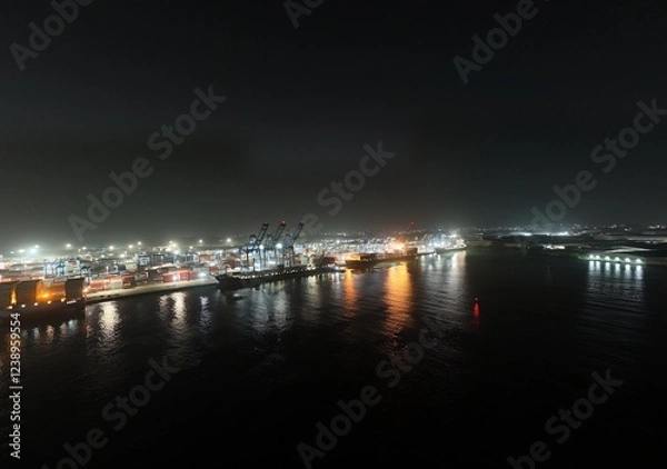 Fototapeta Aerial Drone Footage of Colón 2000 Mall – Panama Cruise Port & Shopping Center in 4K