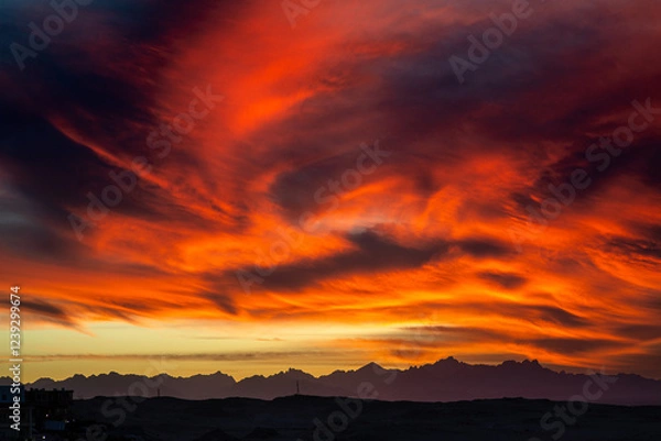 Obraz Beautiful dramatic sunset over the mountains