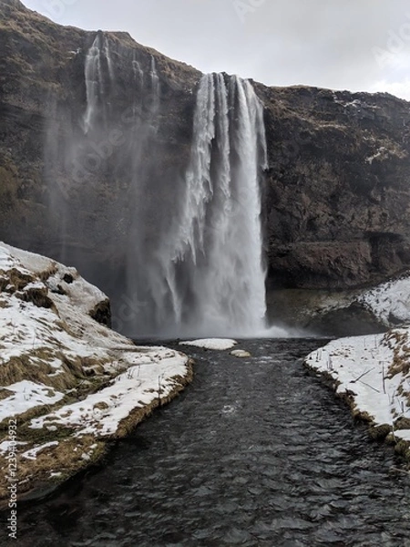 Fototapeta Waterfall in the snow 