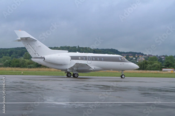 Fototapeta Flugzeug Landebahn