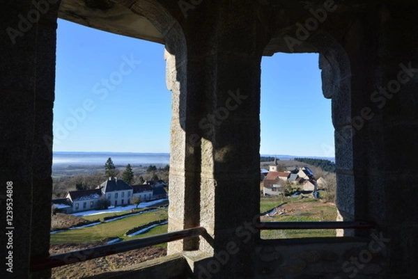 Fototapeta Vue panoramique du village du haut de la Tour de Toulx ste croix