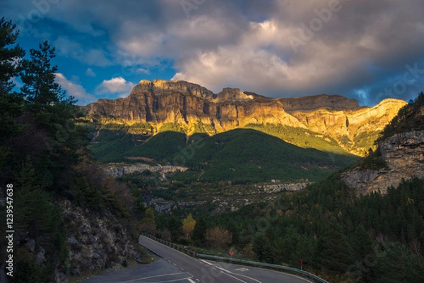Obraz Panoramic view of forests and rivers, Ordesa National Park and Monte Perdido.
