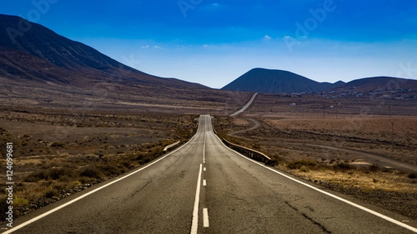 Obraz empty mountain road, twisting through the landscape