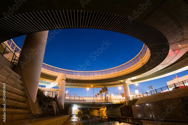 Fototapeta 黒川ジャンクション　ループ下