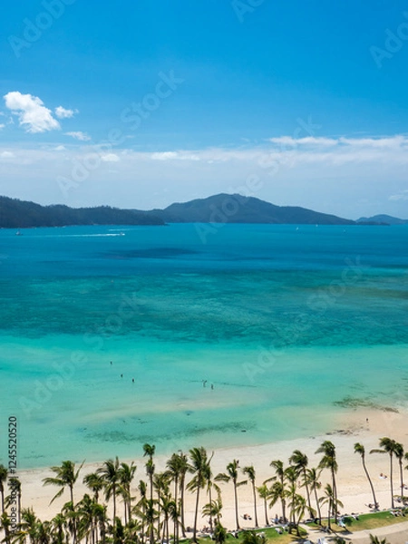 Fototapeta View from balcony at resort on Hamilton Island overlooking Catseye Beach in the Whitsundays