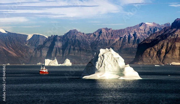 Obraz Schiff neben Eisberg in Grönland