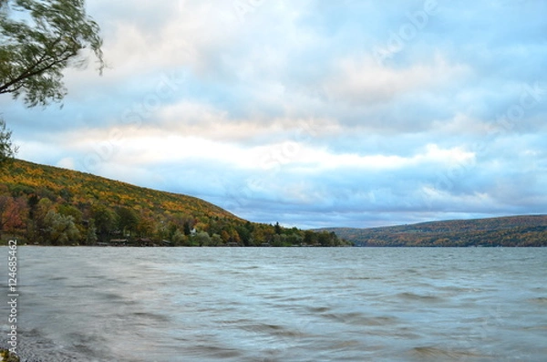 Obraz Canandaigua Lake on a cloudy Autumn day