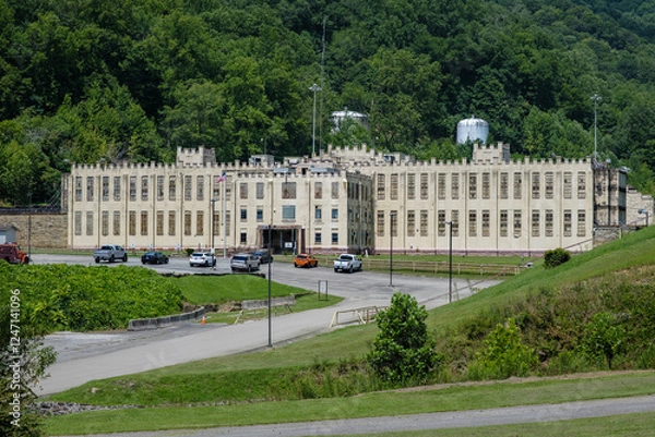 Obraz Historic Brushy Mountain State Penitentiary Building exterior view
