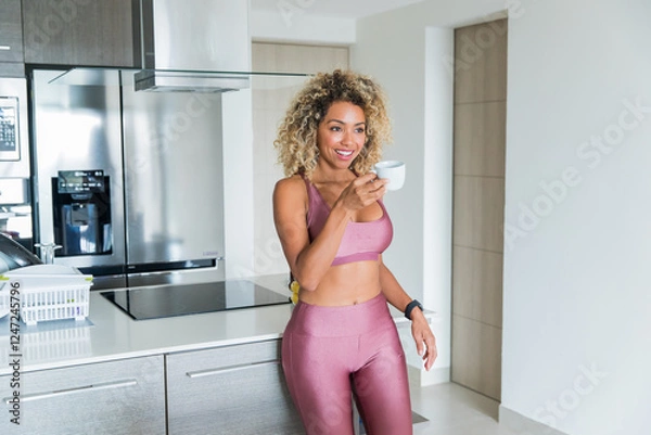 Obraz Sportive woman enjoying her workout routine