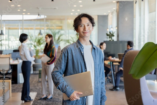 Fototapeta デザイナーズオフィスで働く人々